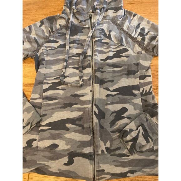 San Franciso City Lights, women's grey camouflage full zip, hooded sweater sz SM - Picture 3 of 11